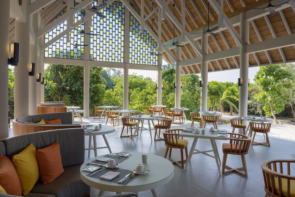 Aqua Restaurant at Emerald Faarufushi Resort & Spa thumbnail 8